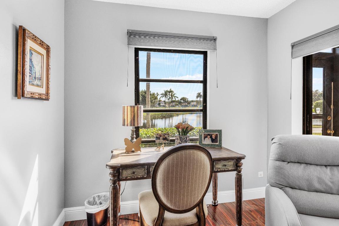 HUNTINGTON LAKES SEC FIVE CONDOS - Residential