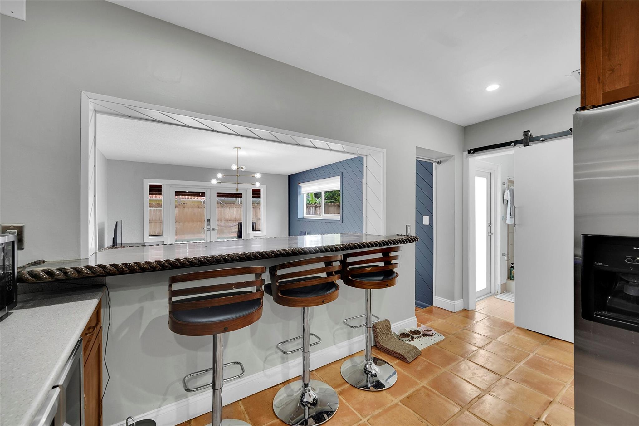 Hollywood Hills 6-22 B - Residential Lease