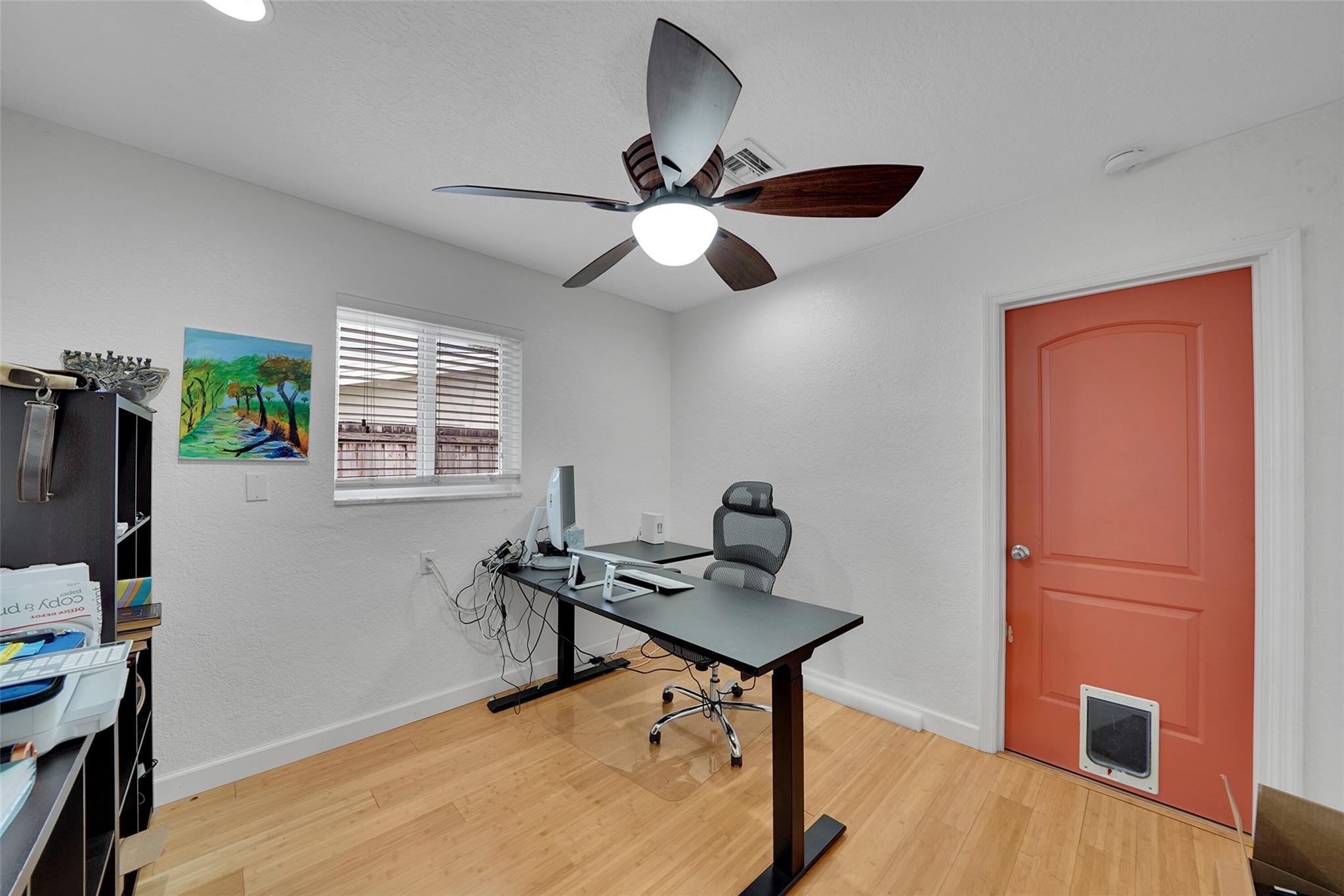 Hollywood Hills 6-22 B - Residential Lease