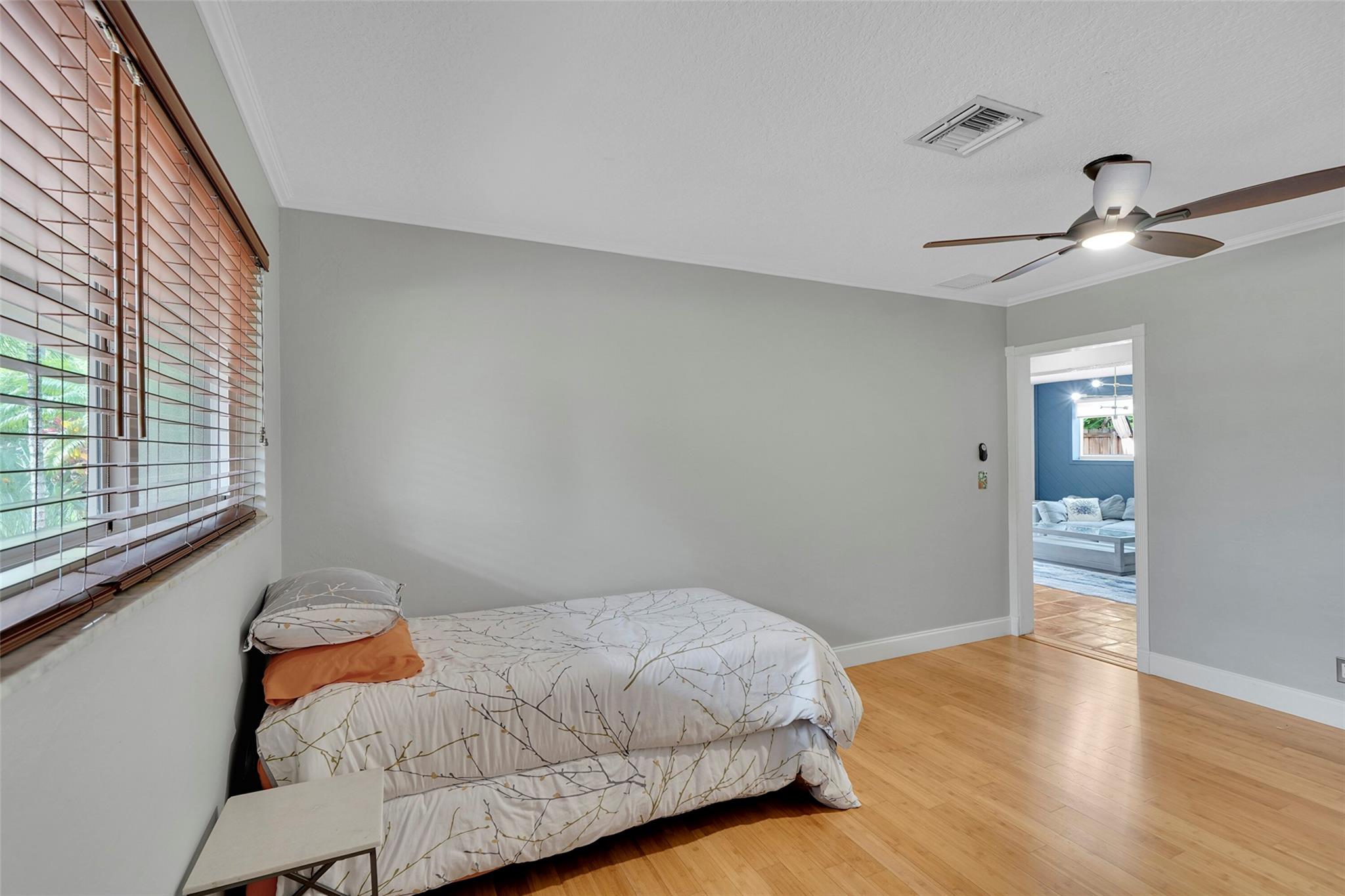 Hollywood Hills 6-22 B - Residential Lease