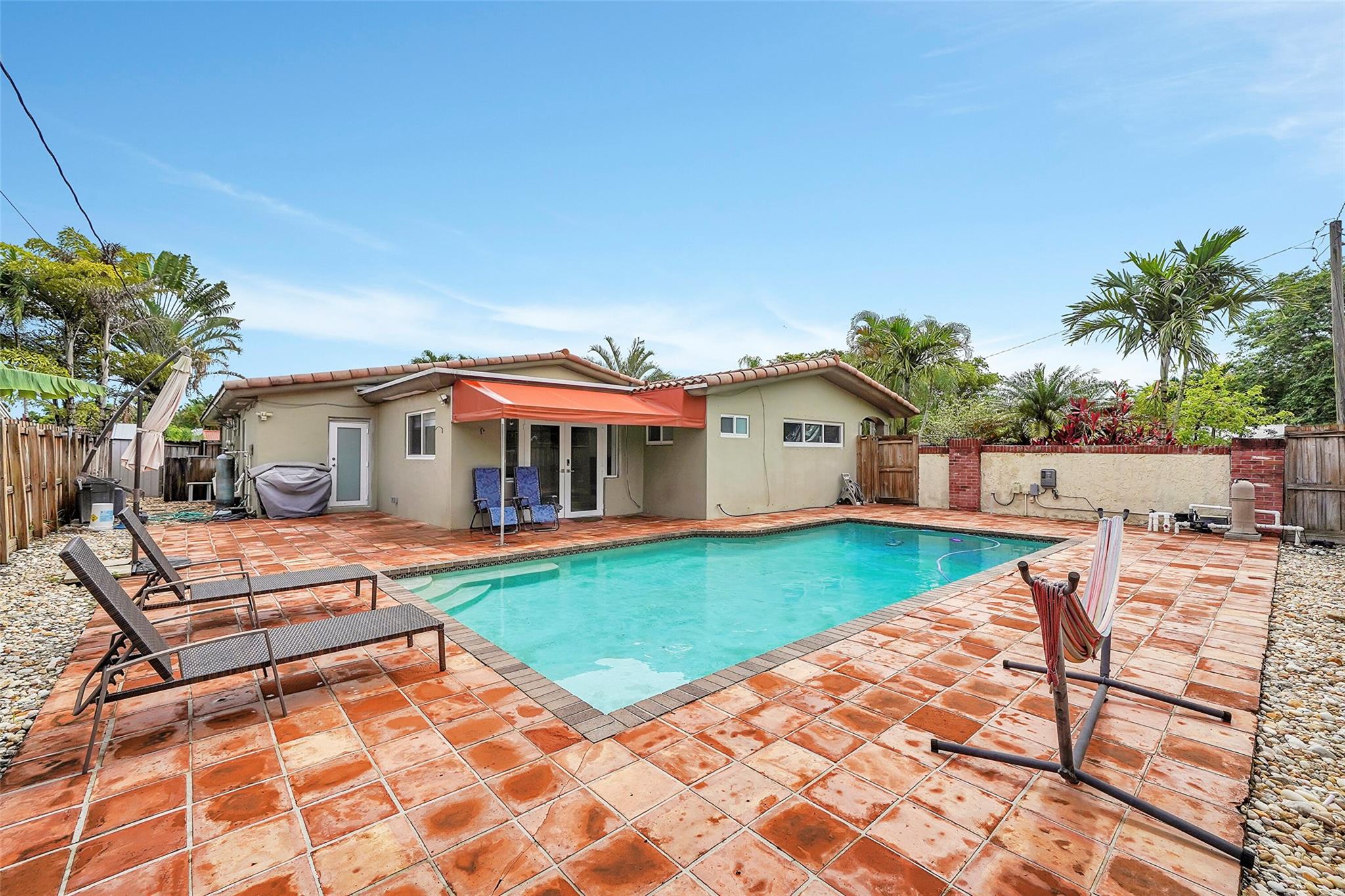 Hollywood Hills 6-22 B - Residential Lease