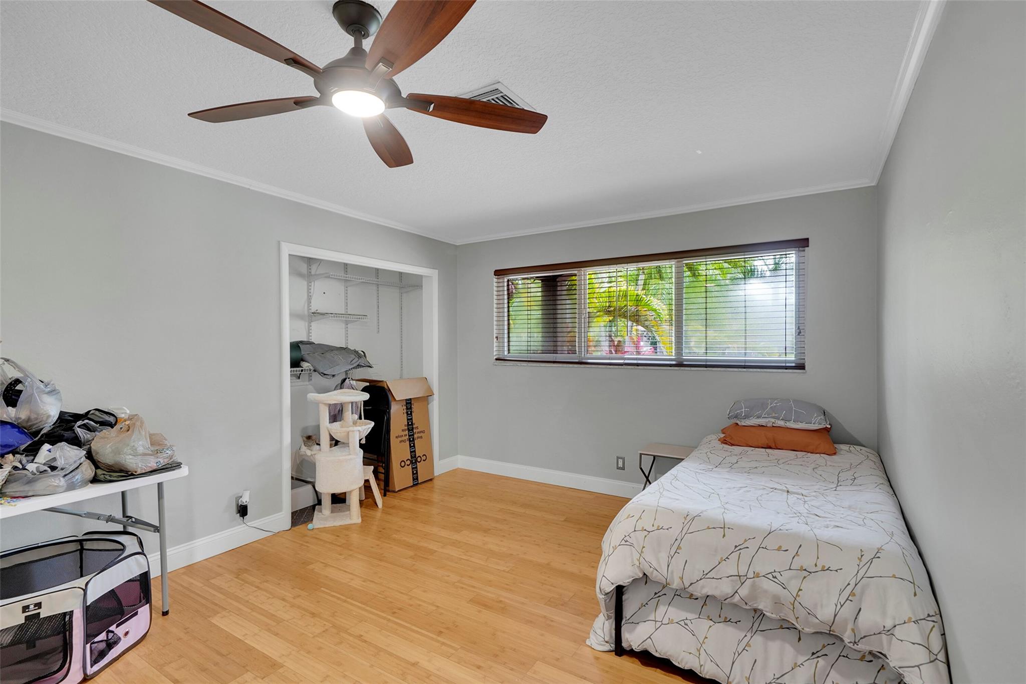 Hollywood Hills 6-22 B - Residential Lease