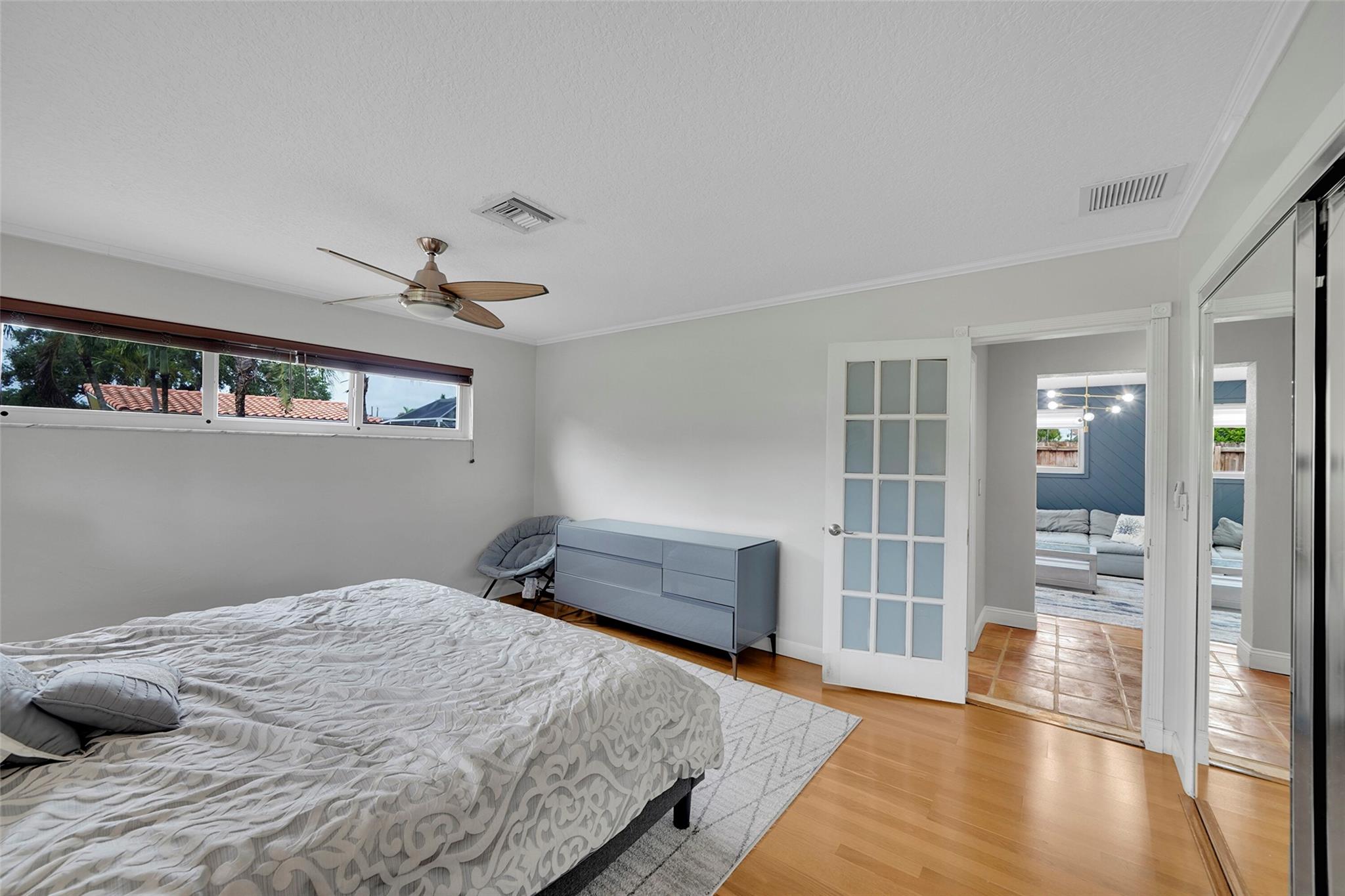 Hollywood Hills 6-22 B - Residential Lease