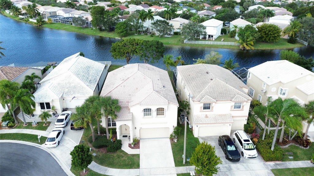 Photo of 728 NW 156TH Avenue, Pembroke Pines, FL 33028 (MLS # B26079363)