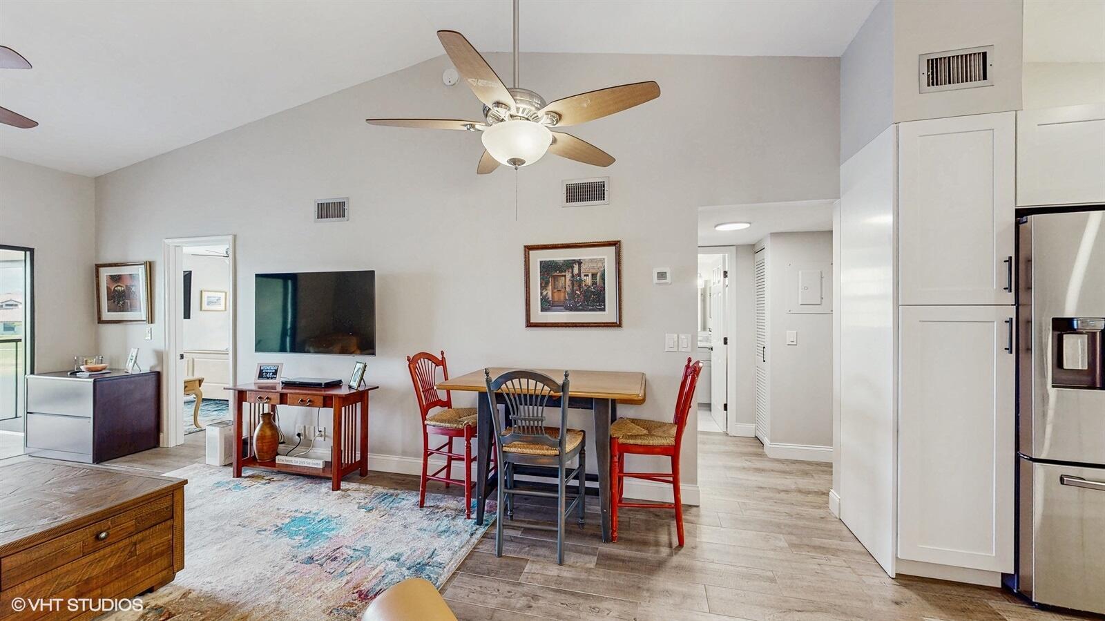 LAKE WINDWOOD CONDO - Residential