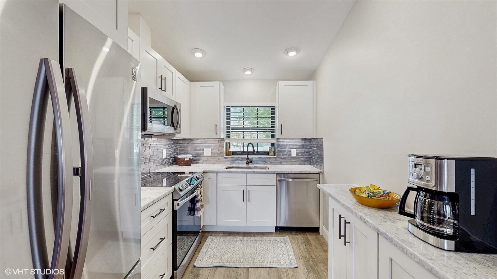 LAKE WINDWOOD CONDO - Residential