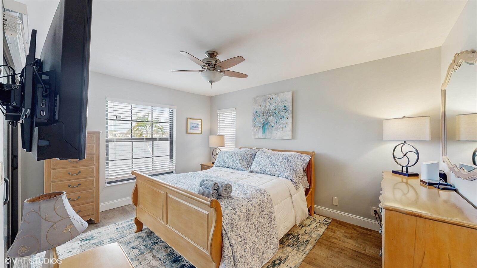 LAKE WINDWOOD CONDO - Residential