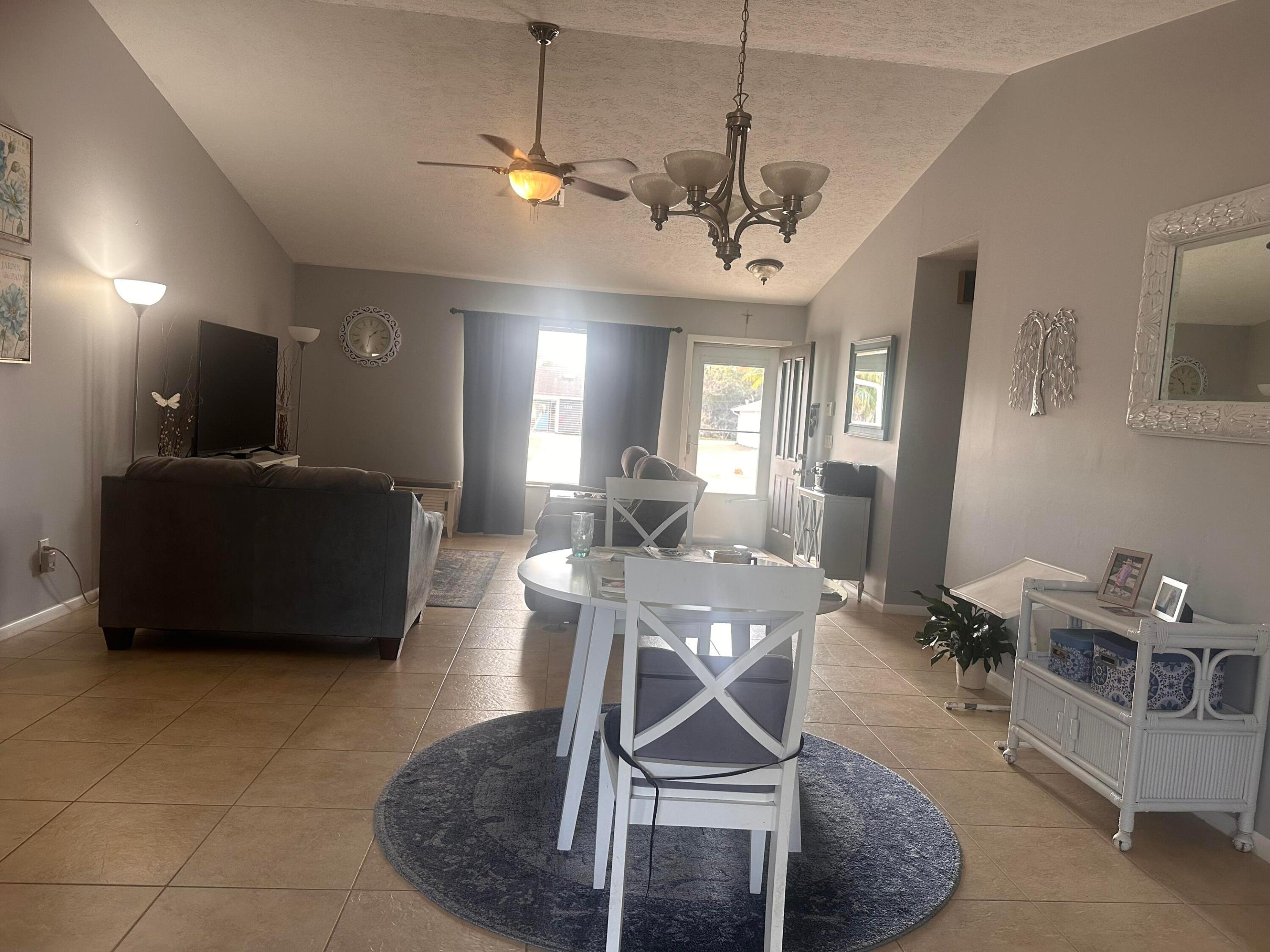 PORT ST LUCIE SECTION 18 - Residential