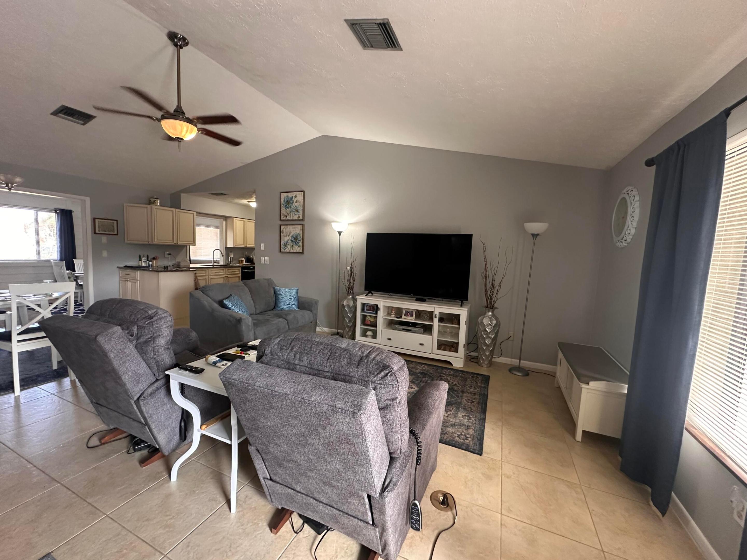 PORT ST LUCIE SECTION 18 - Residential