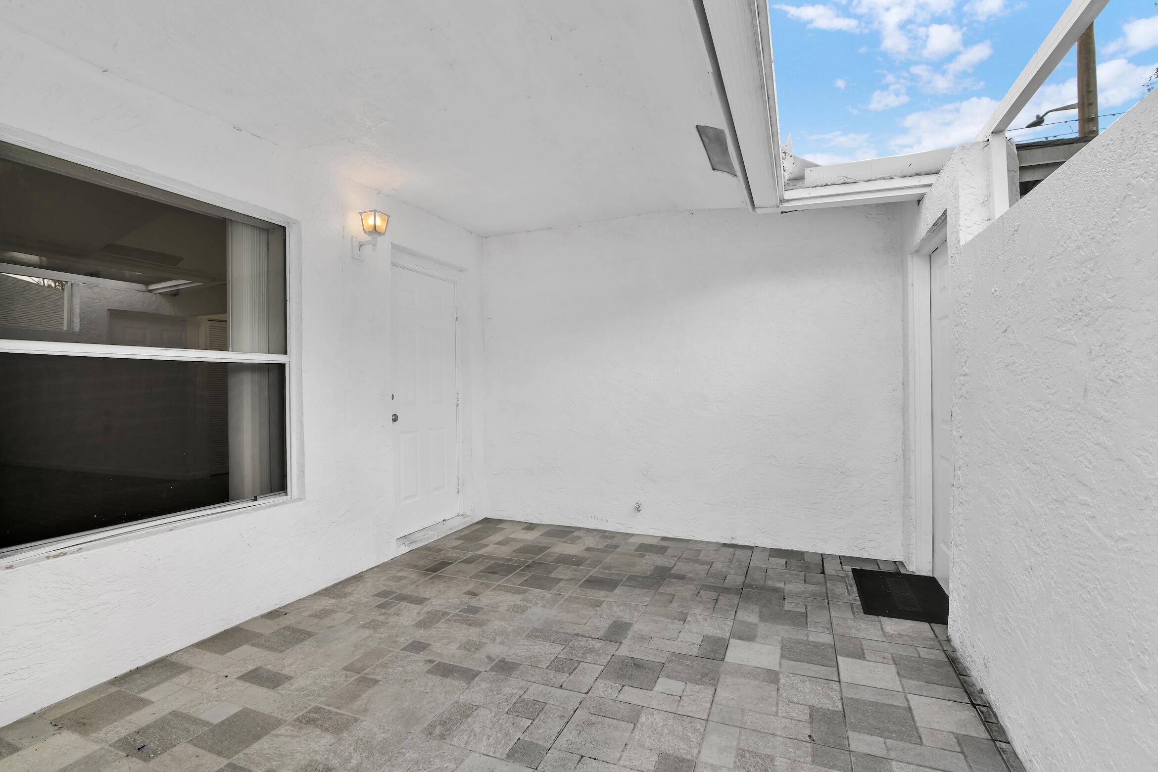 Properties 13978 Folkestone Circle