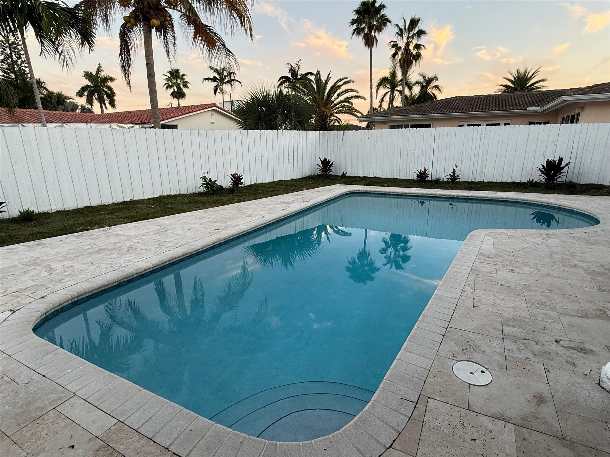 LAKE ESTATES ADD - Residential