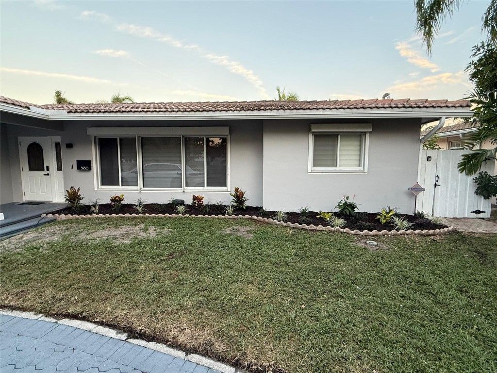 Photo of 5950 NE 28th Avenue, Fort Lauderdale, FL 33308 (MLS # F10536632)