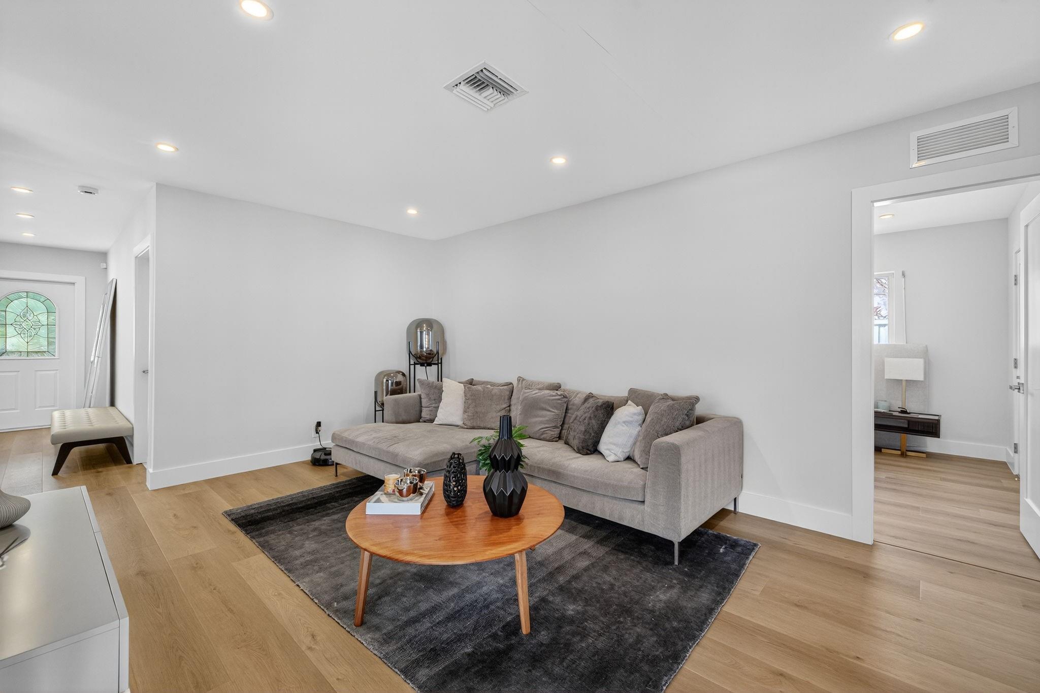 LAKE ESTATES ADD - Residential