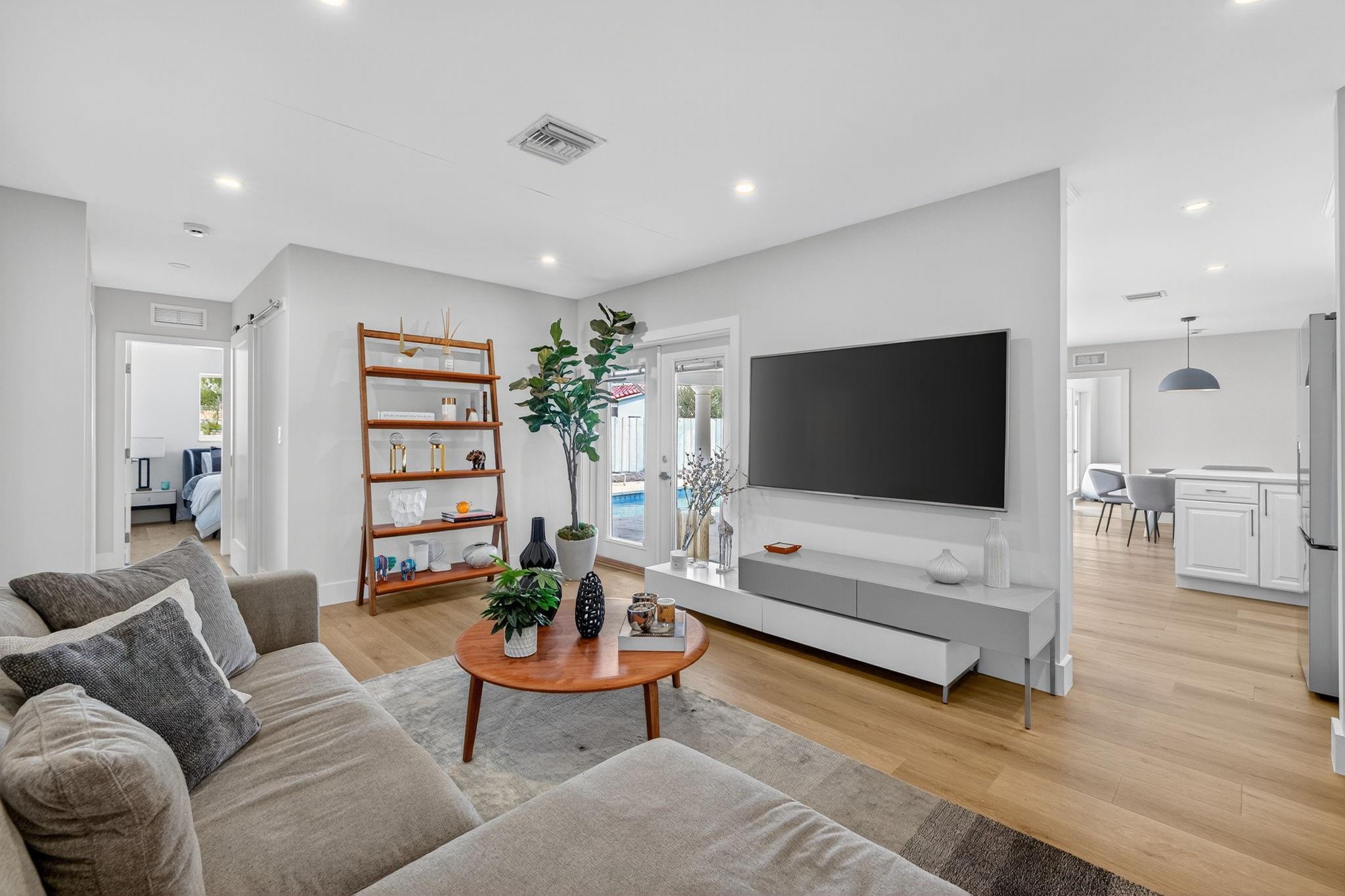 LAKE ESTATES ADD - Residential