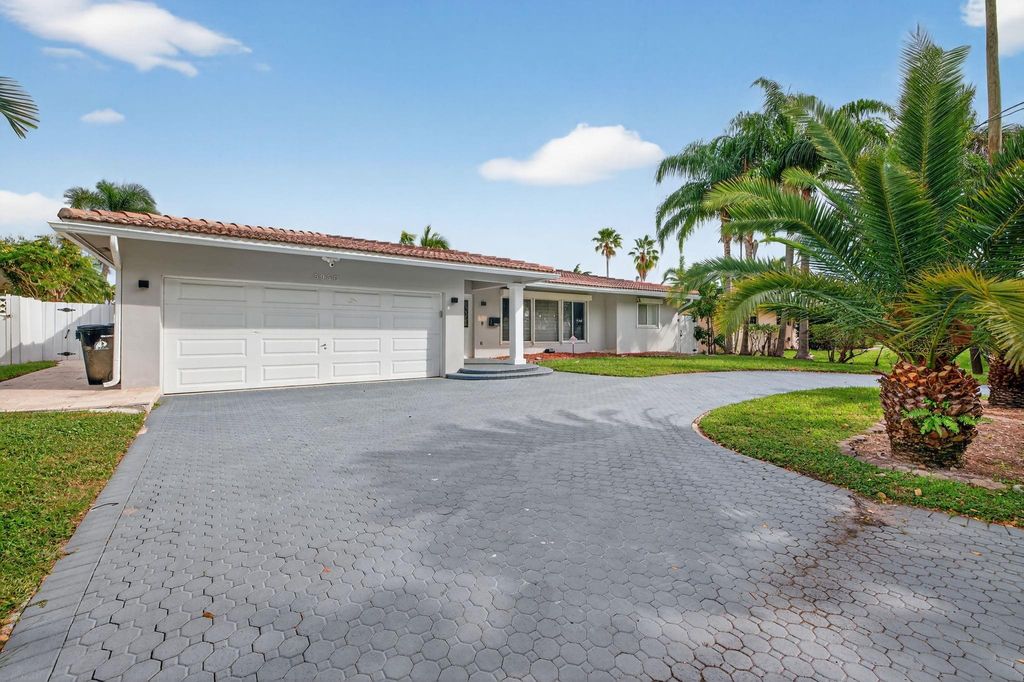 Photo of 5950 NE 28th Avenue, Fort Lauderdale, FL 33308 (MLS # F10536632)