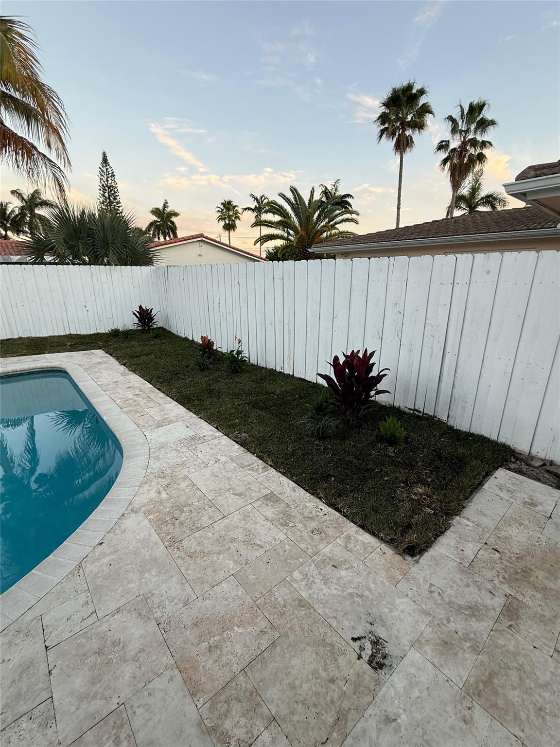 LAKE ESTATES ADD - Residential