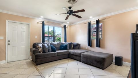 Single Family Residence in Deerfield Beach FL 166 5th Street St 27.jpg