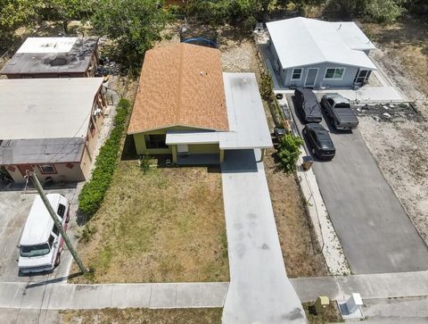 Single Family Residence in Deerfield Beach FL 166 5th Street St 34.jpg