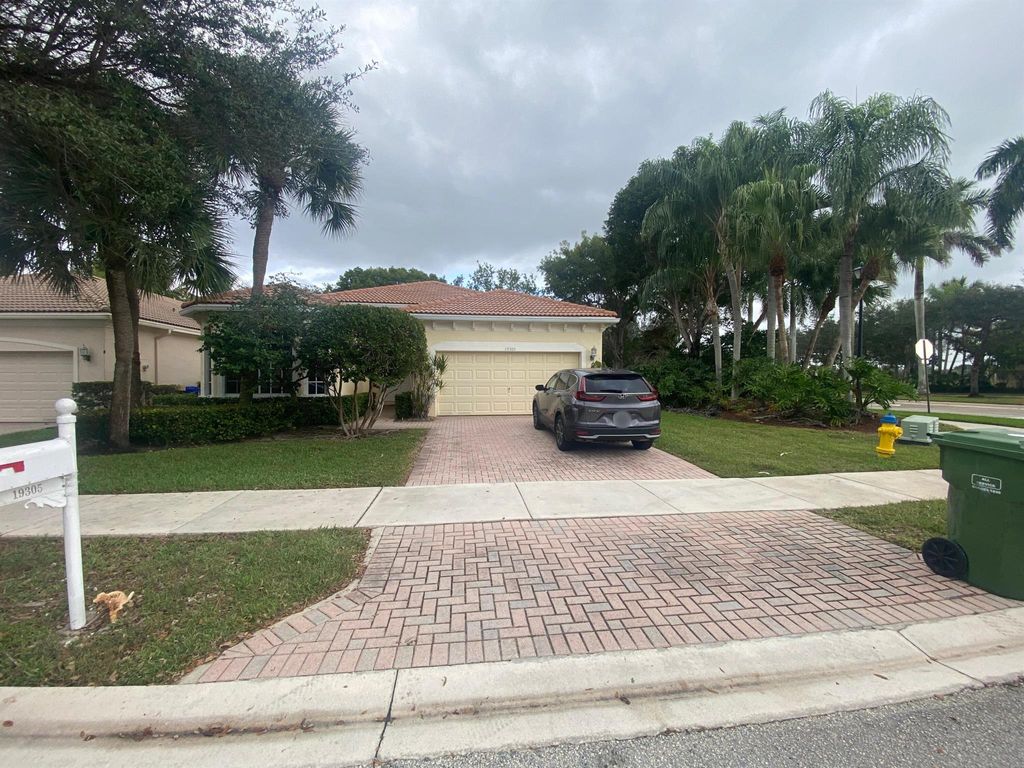 Photo of 19305 SW 66th Street, Pembroke Pines, FL 33332 (MLS # R11148071)