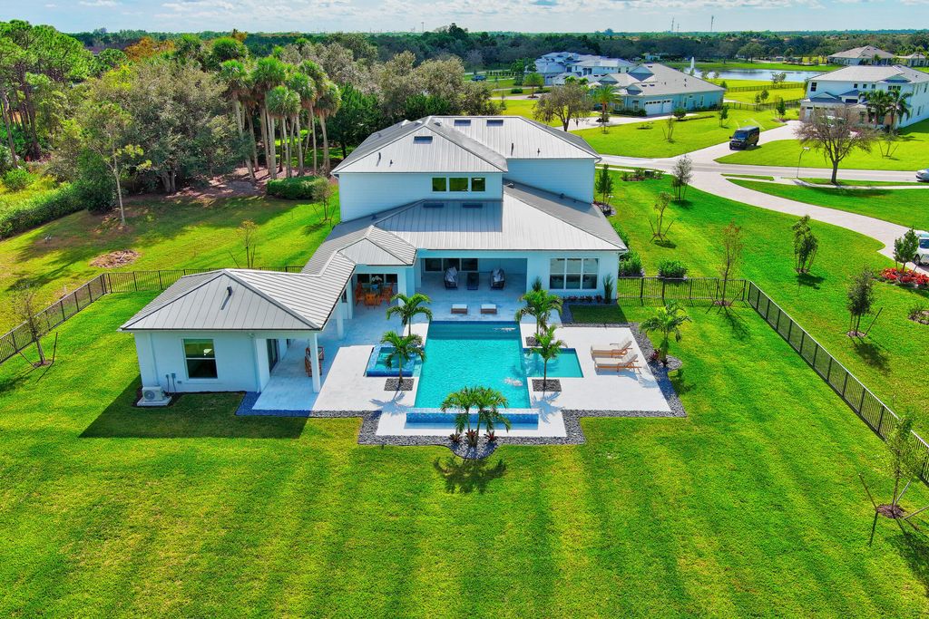 Photo of 20105 SE Bridgewater Drive, Jupiter, FL 33458 (MLS # R10939986)