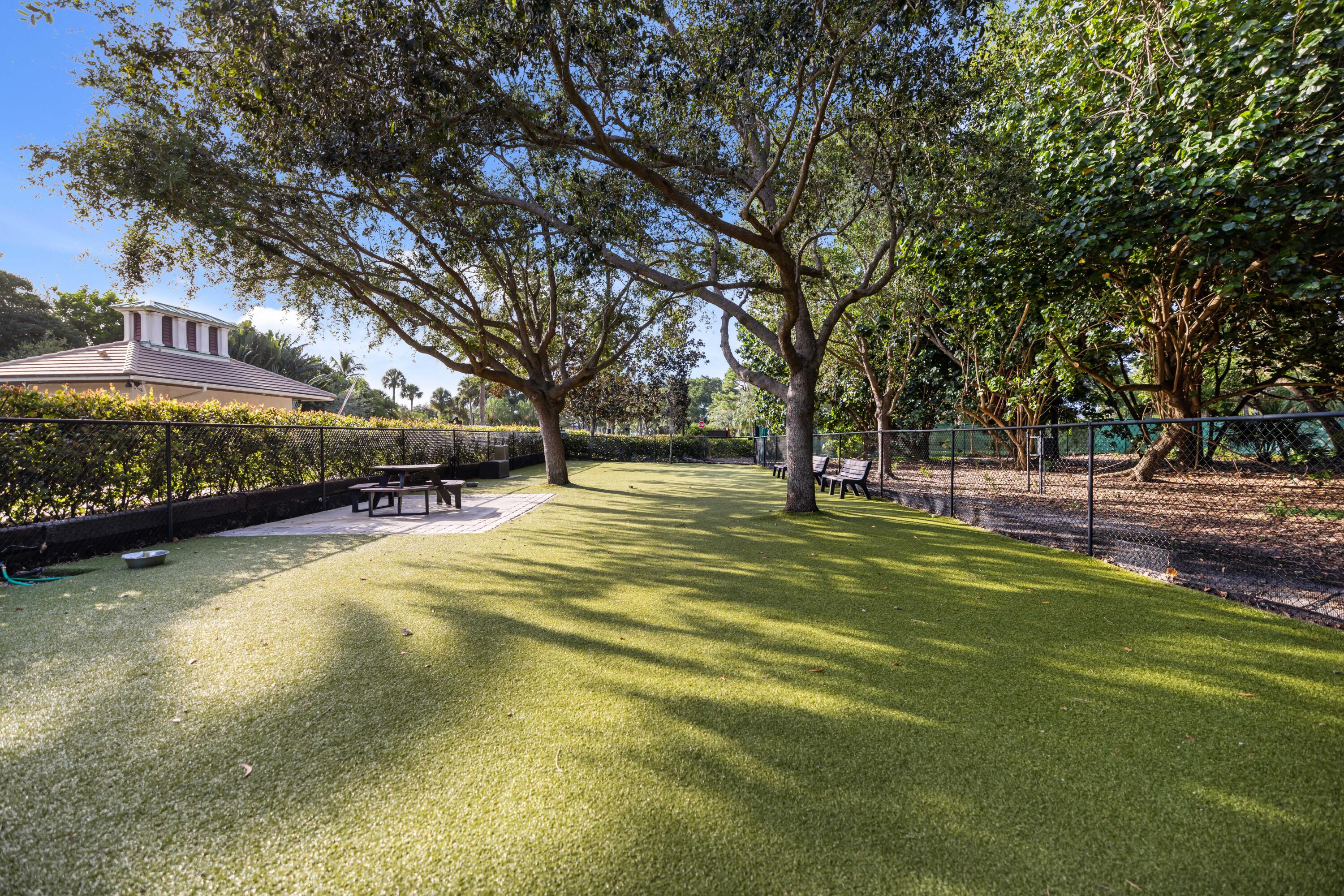 HIDDEN COVE AT JONATHANS LANDING - Residential