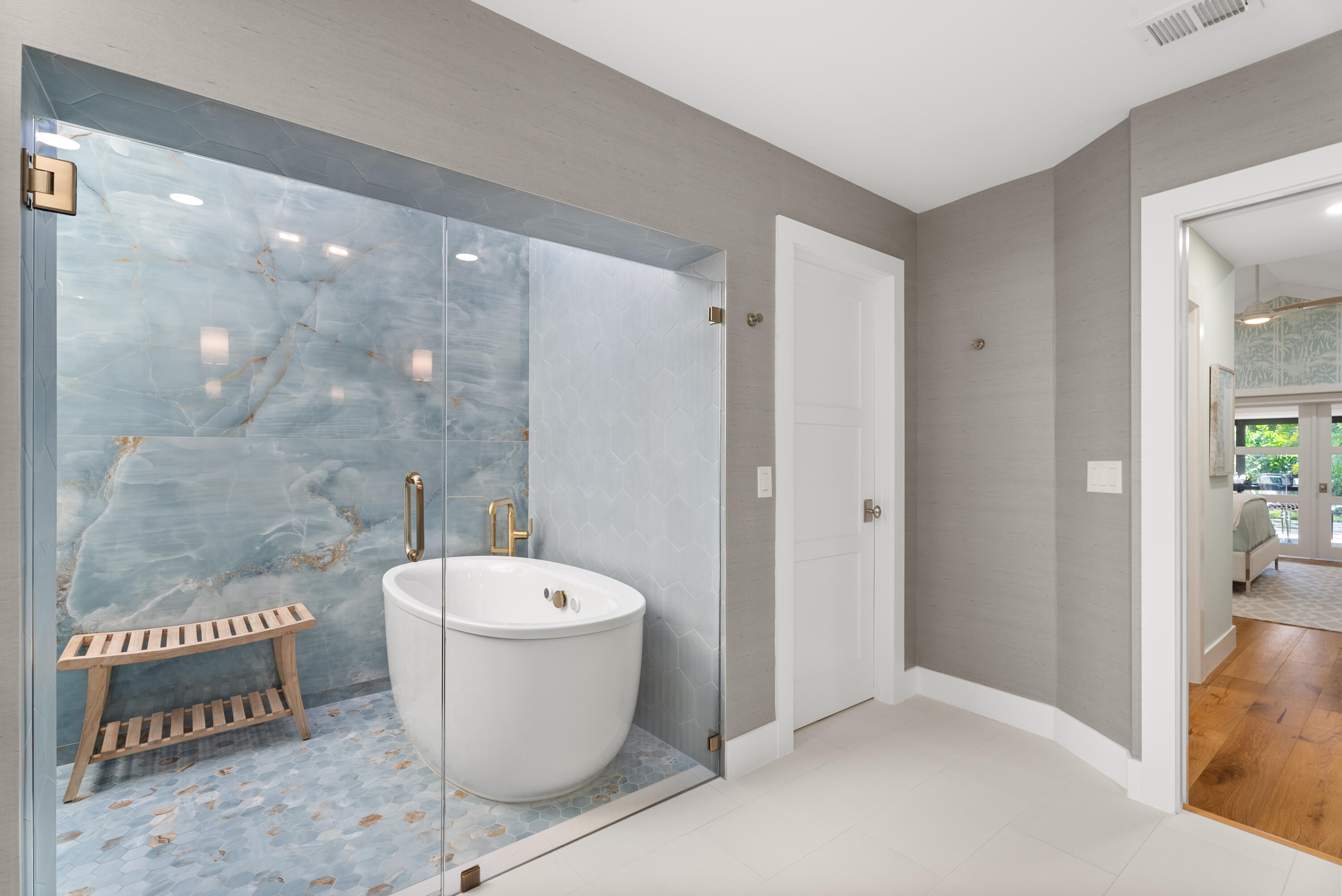 HIDDEN COVE AT JONATHANS LANDING - Residential