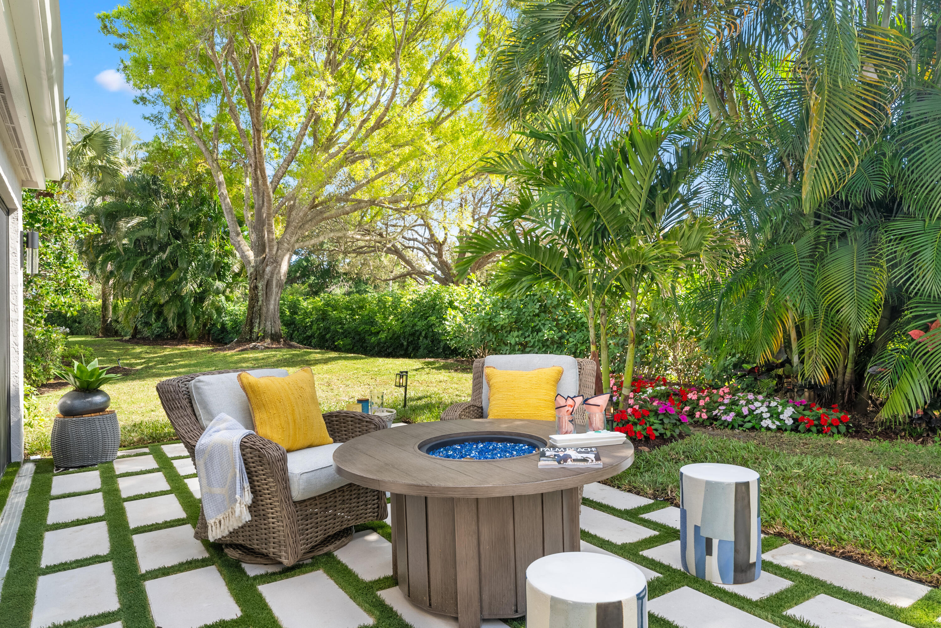 HIDDEN COVE AT JONATHANS LANDING - Residential