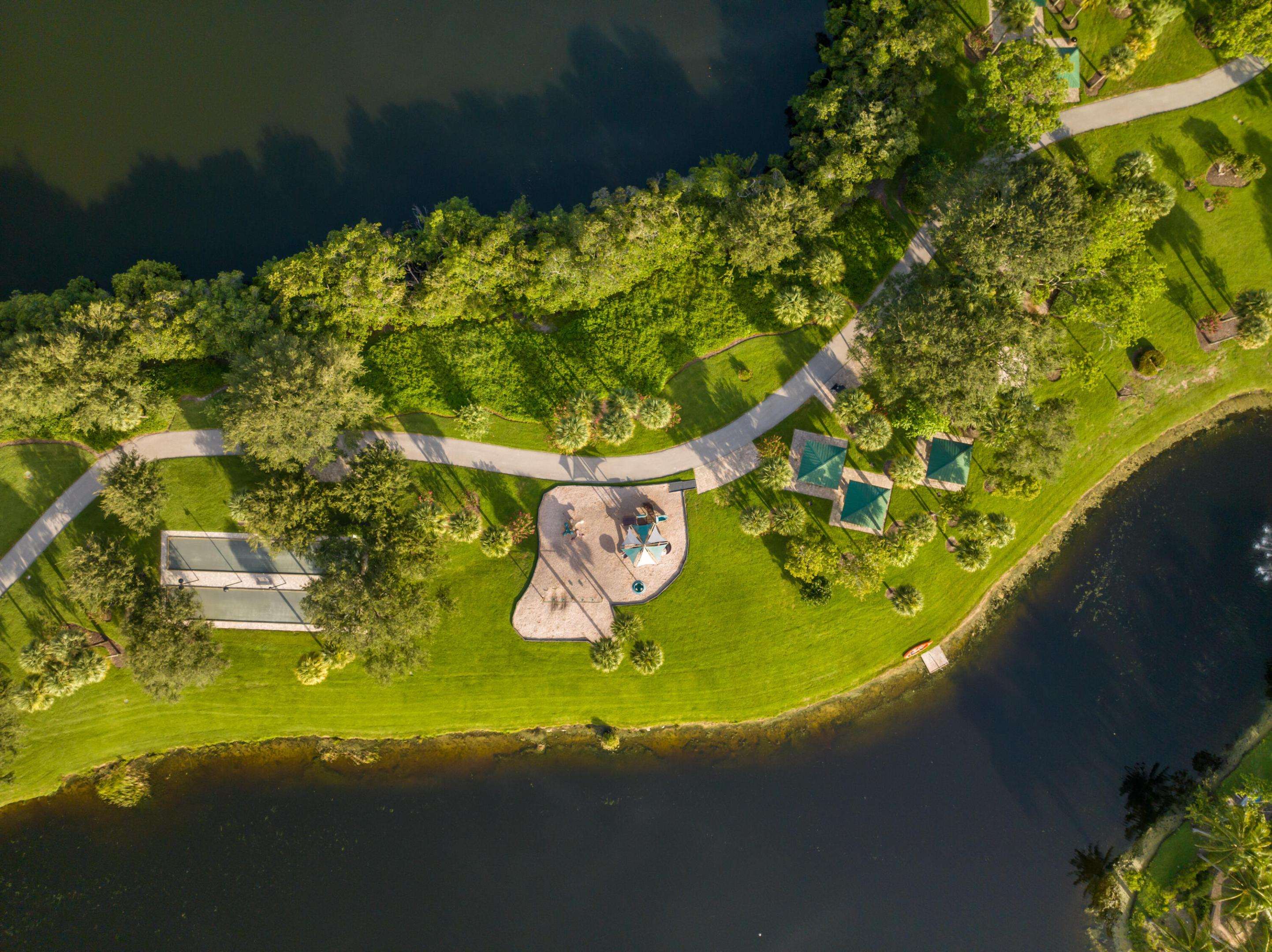 HIDDEN COVE AT JONATHANS LANDING - Residential