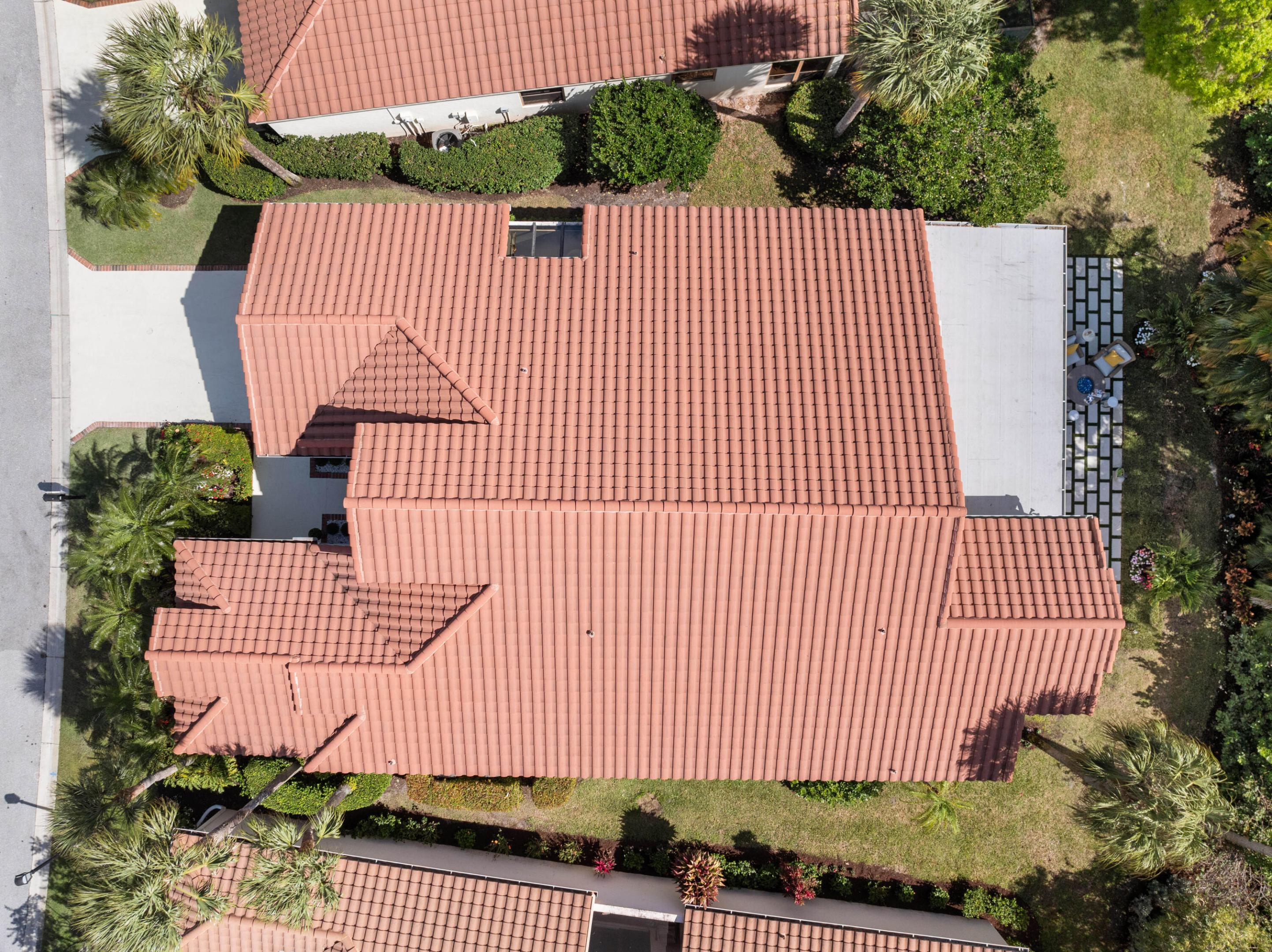 HIDDEN COVE AT JONATHANS LANDING - Residential