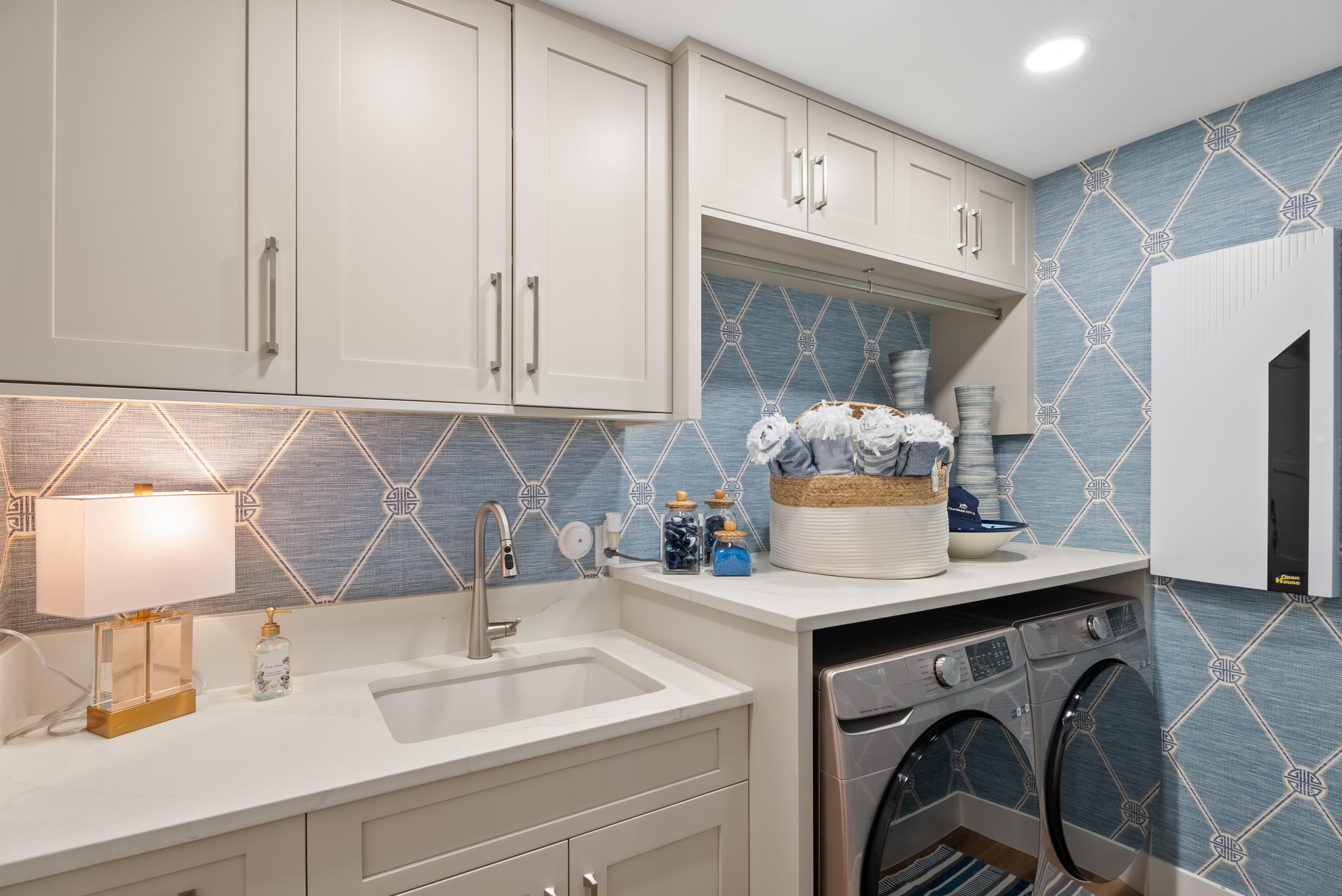 HIDDEN COVE AT JONATHANS LANDING - Residential