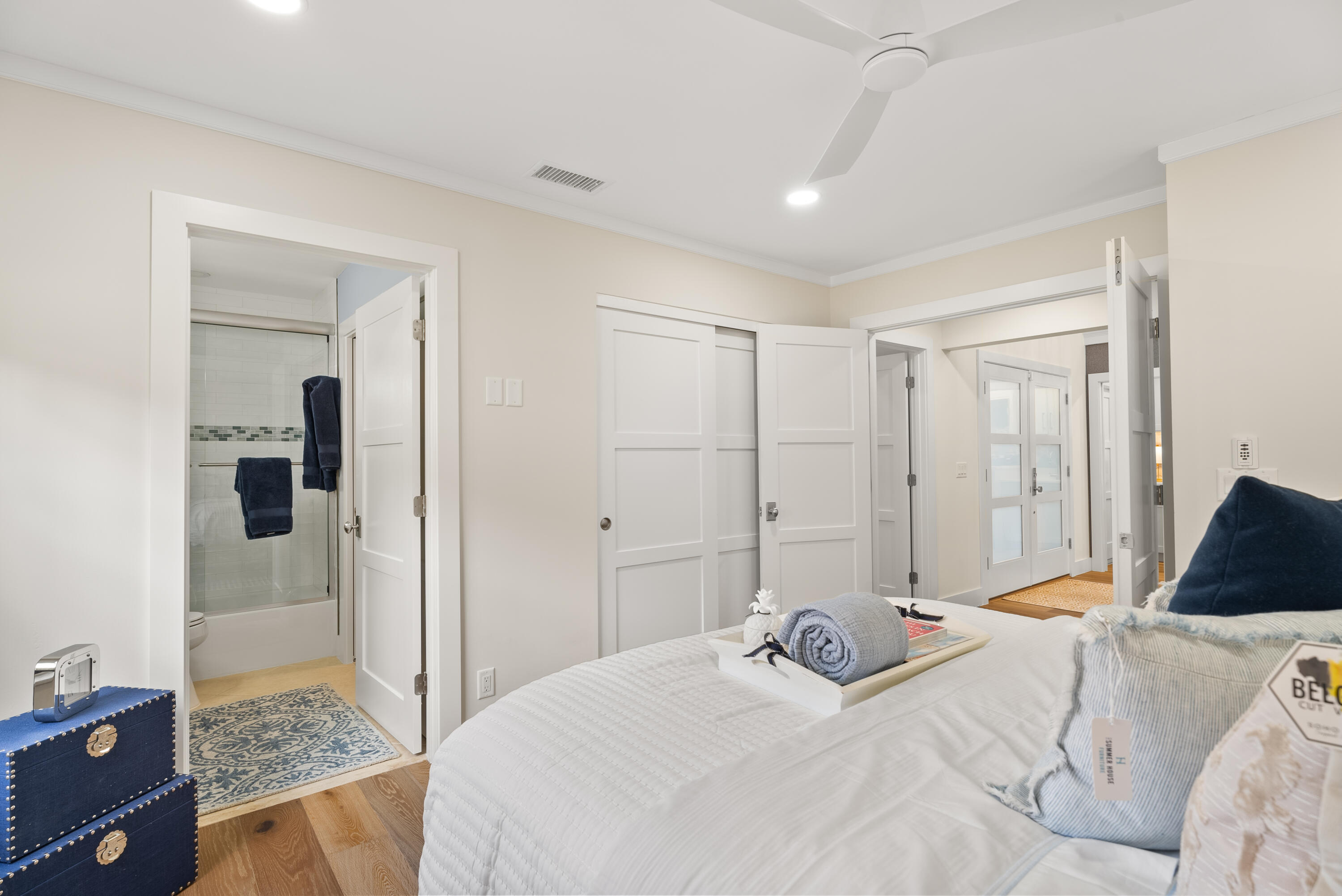 HIDDEN COVE AT JONATHANS LANDING - Residential