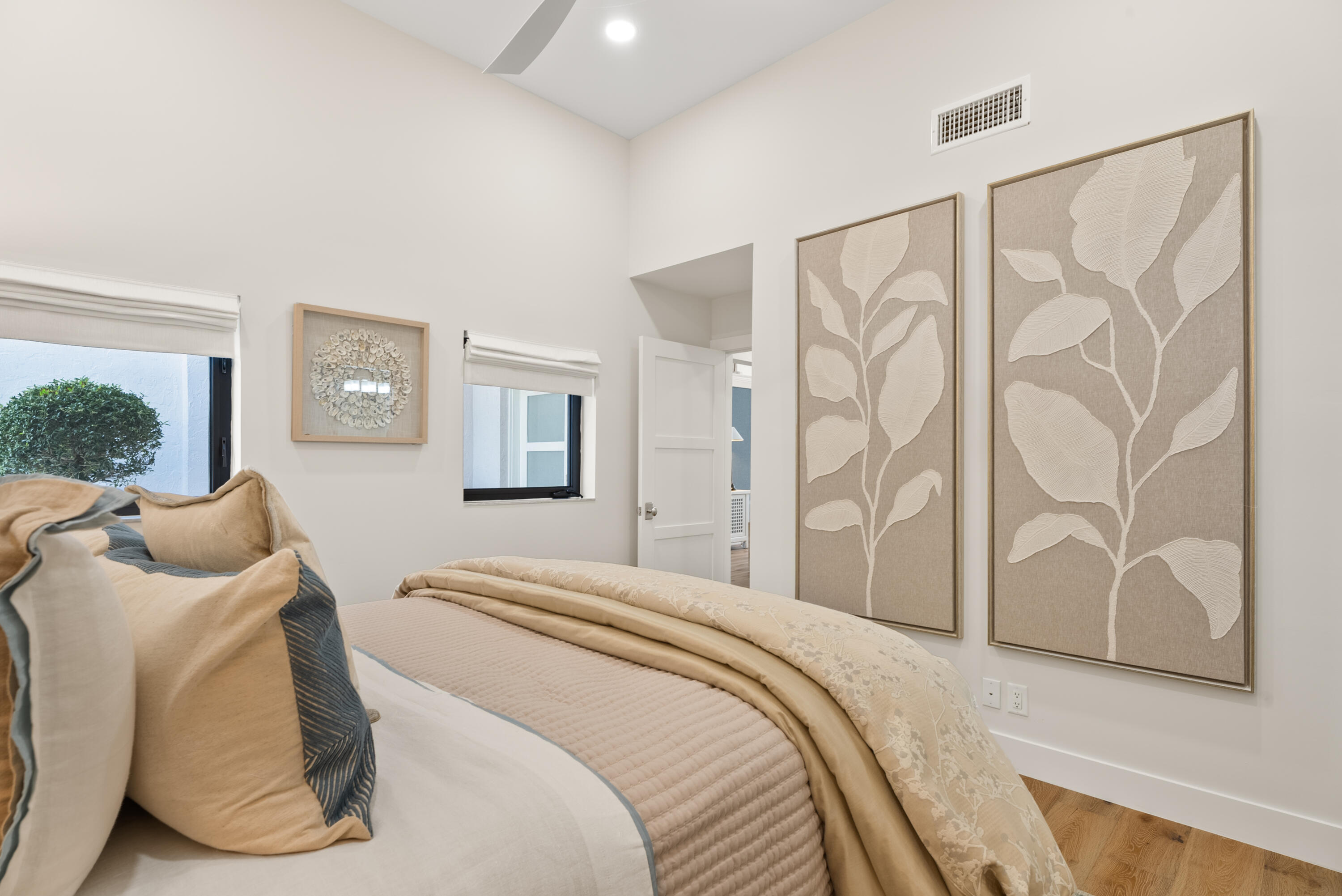 HIDDEN COVE AT JONATHANS LANDING - Residential