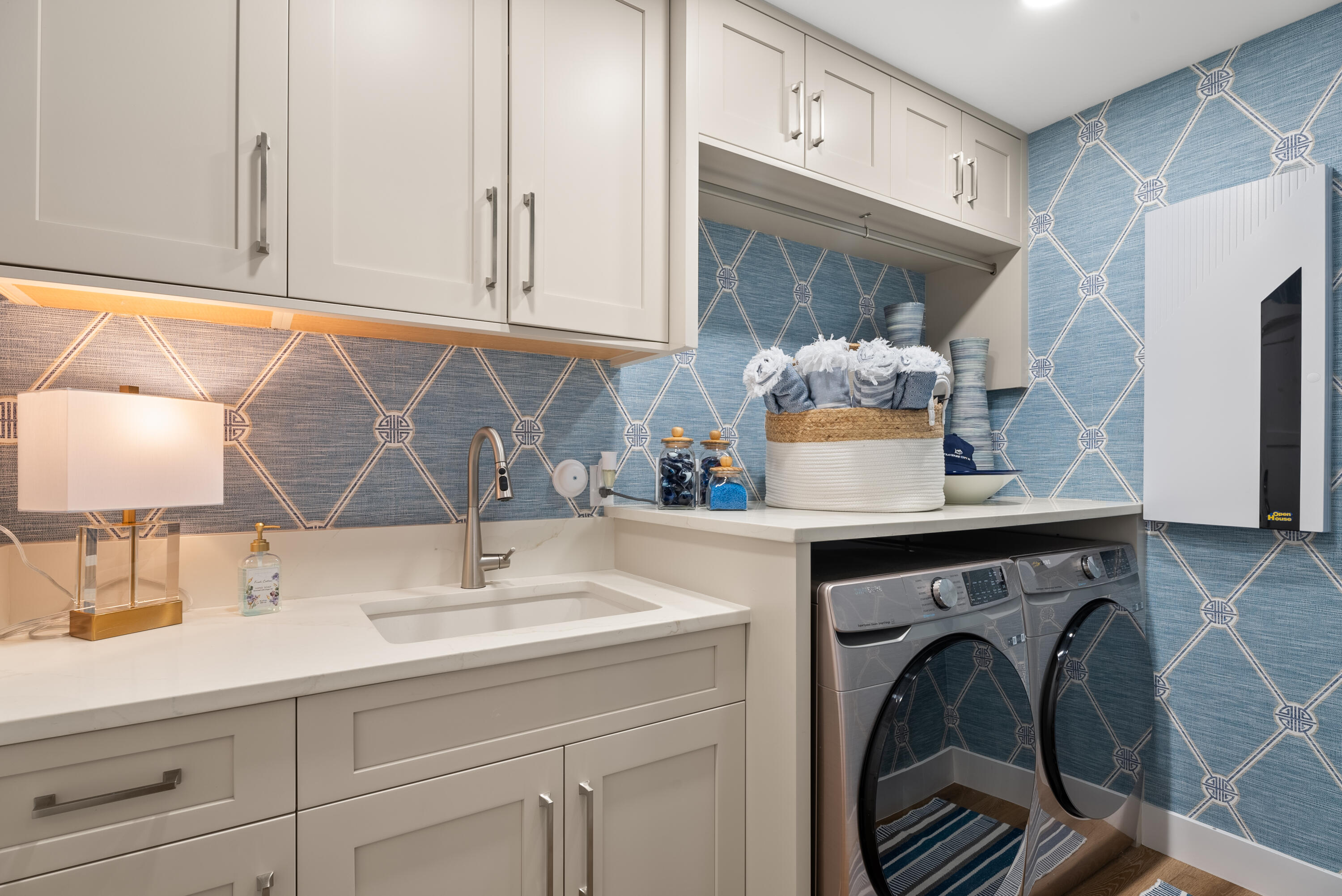 HIDDEN COVE AT JONATHANS LANDING - Residential