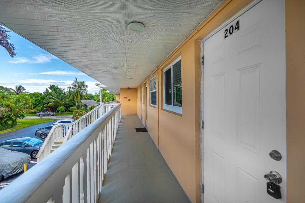 Photo of 2121 NE 1st Court #204, Boynton Beach, FL 33435 (MLS # R11123916)