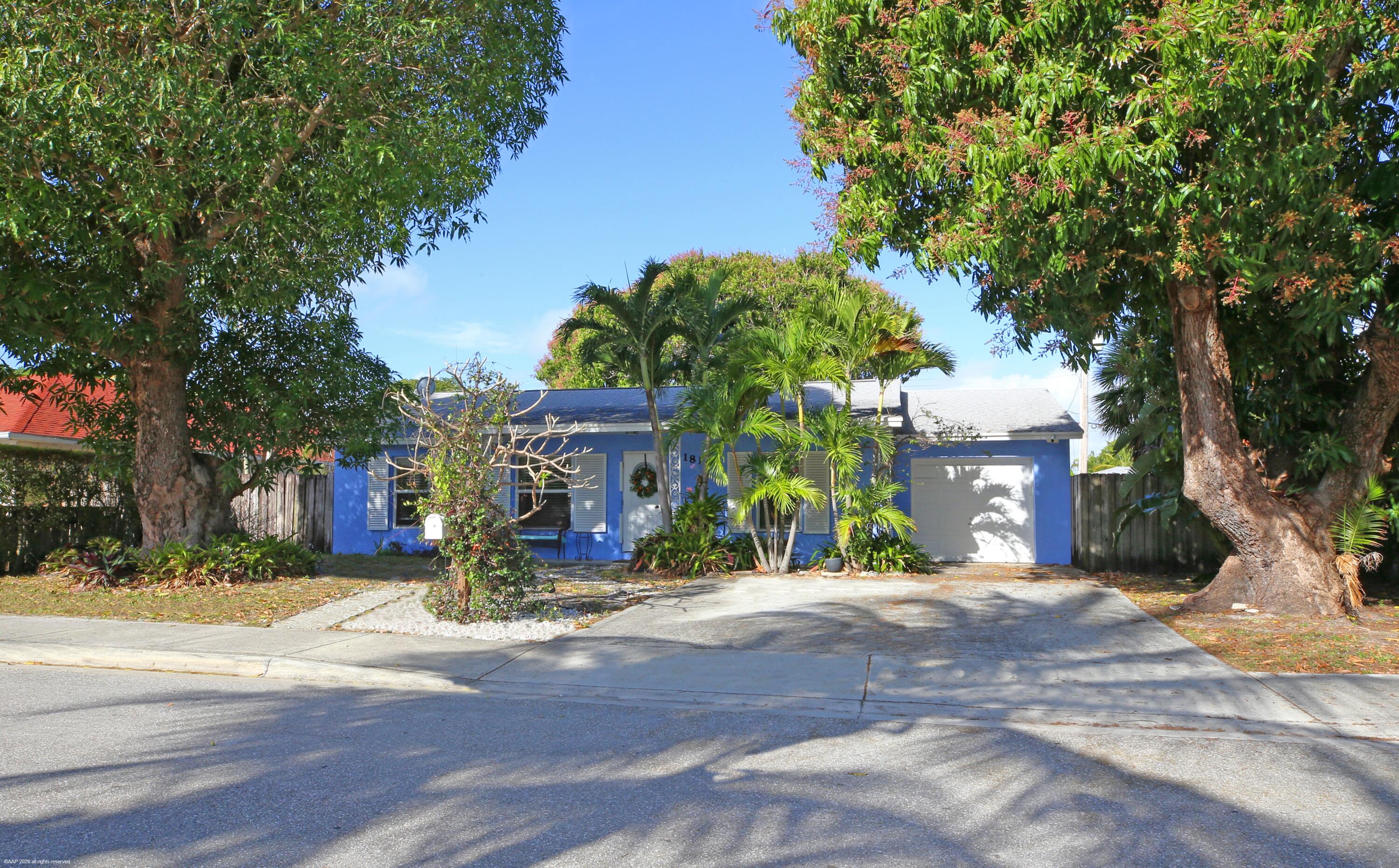 NORTH LAKE WORTH - Residential