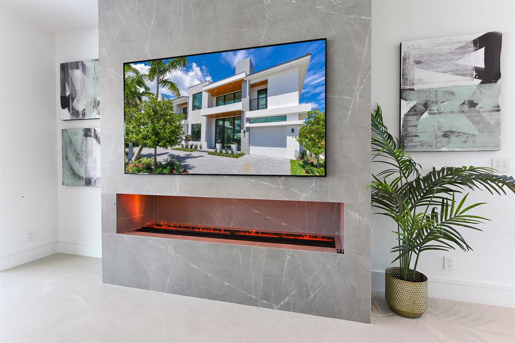 HARBOUR EAST - Residential