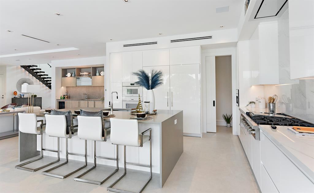 HARBOUR EAST - Residential