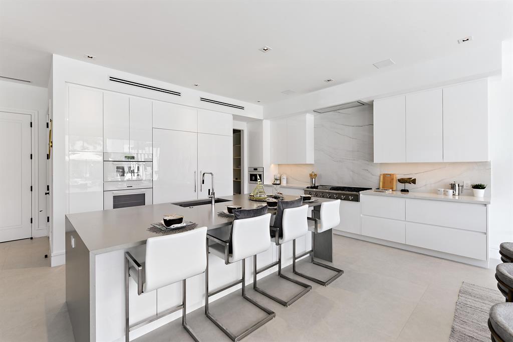 HARBOUR EAST - Residential