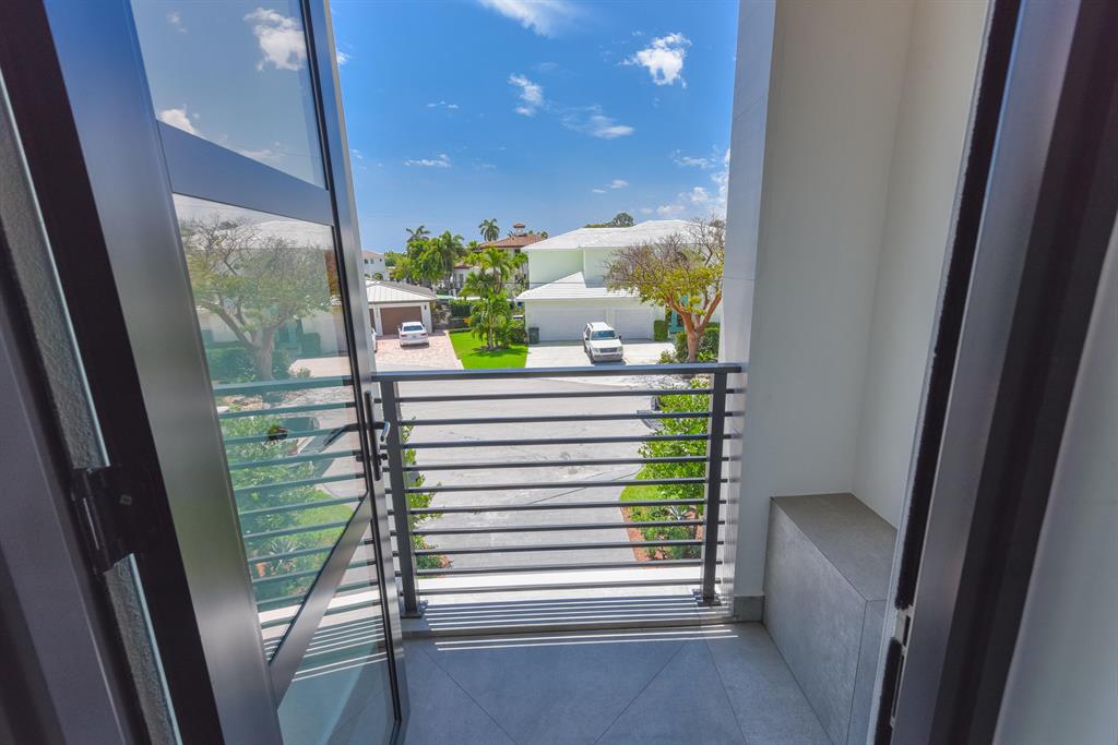 HARBOUR EAST - Residential