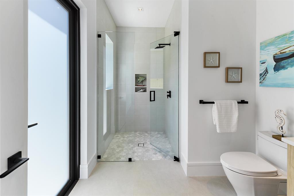 HARBOUR EAST - Residential