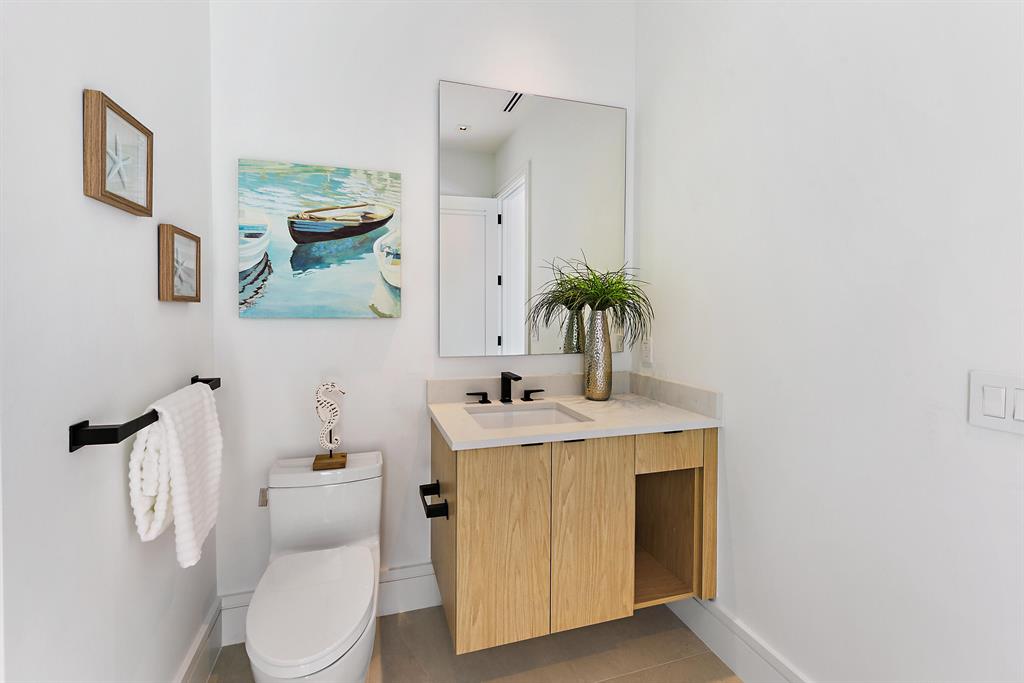 HARBOUR EAST - Residential