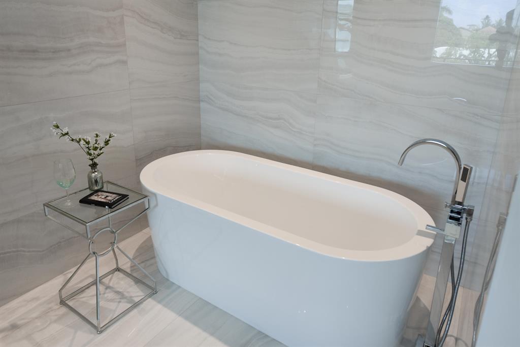 HARBOUR EAST - Residential