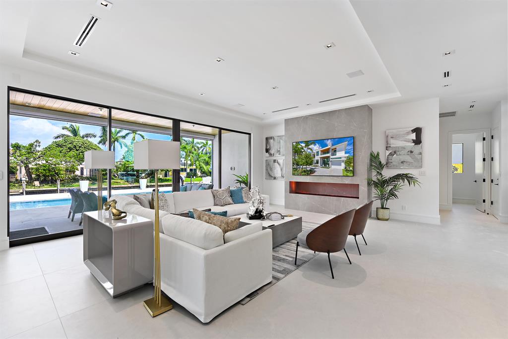 HARBOUR EAST - Residential