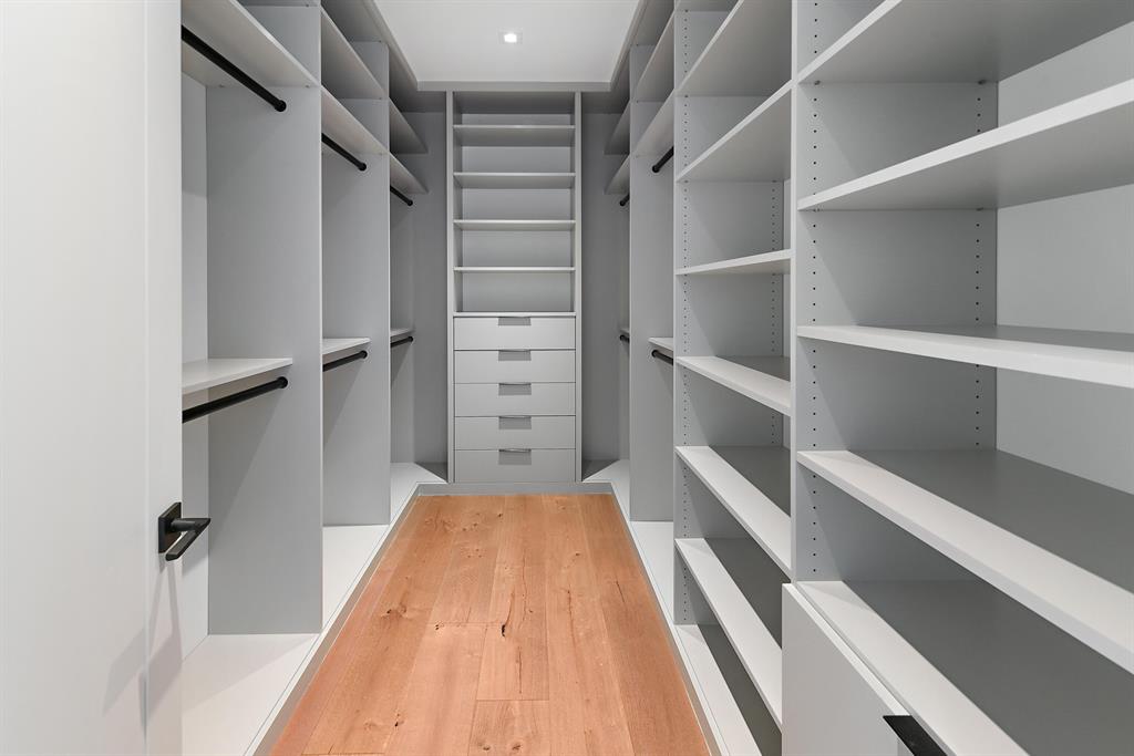 HARBOUR EAST - Residential