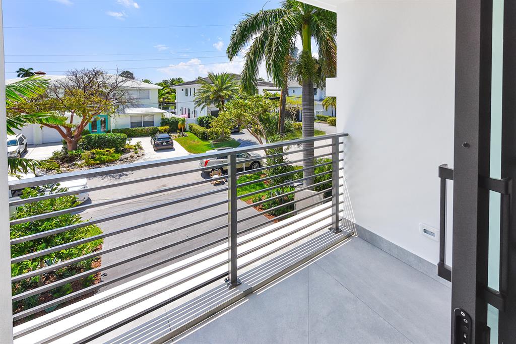 HARBOUR EAST - Residential