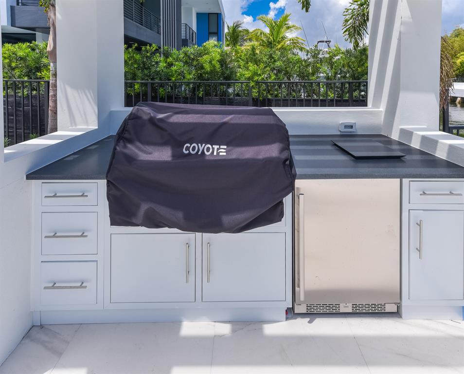 HARBOUR EAST - Residential