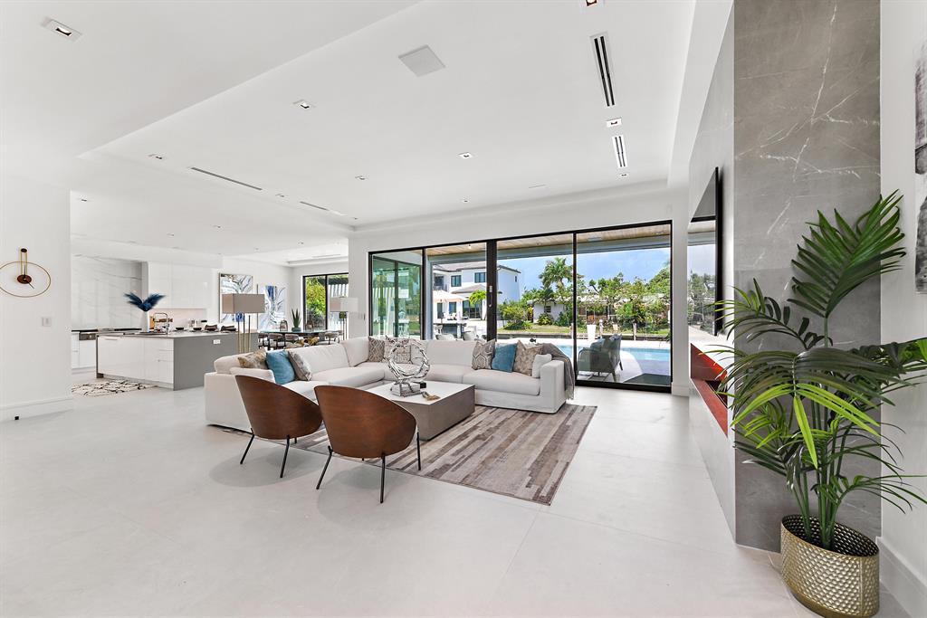 HARBOUR EAST - Residential