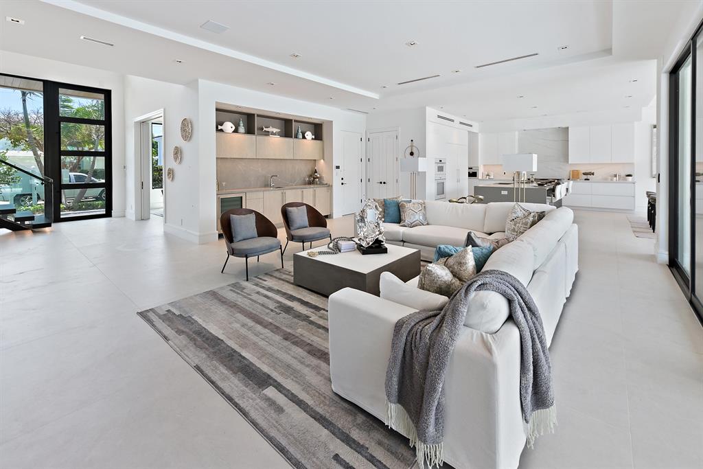 HARBOUR EAST - Residential