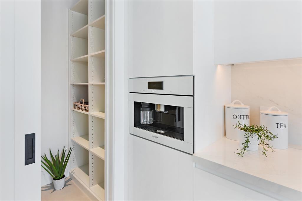 HARBOUR EAST - Residential