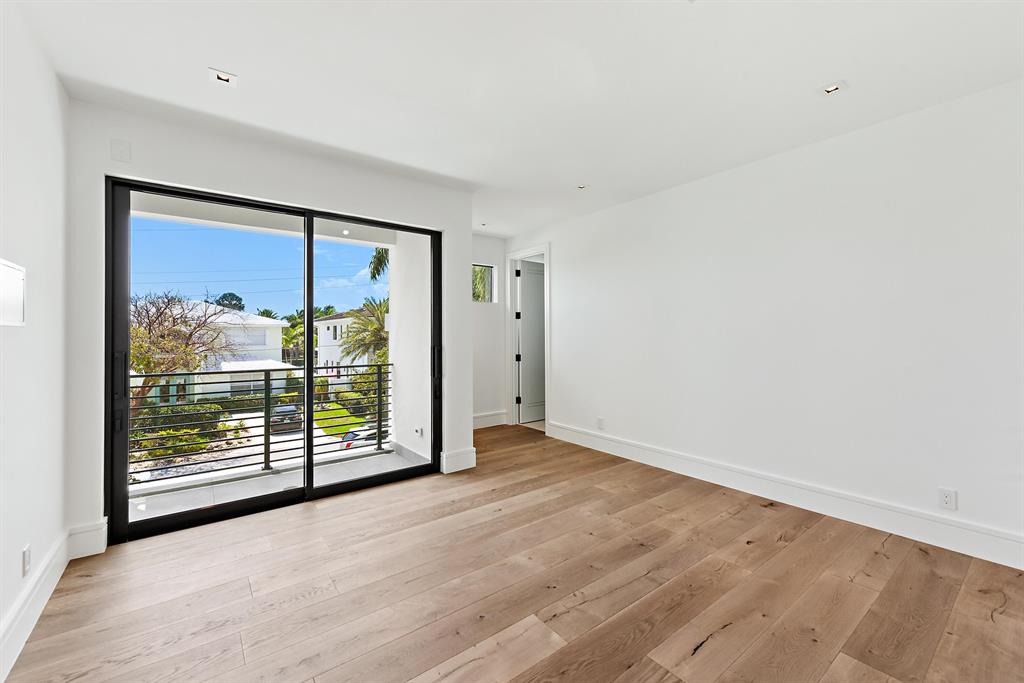 HARBOUR EAST - Residential